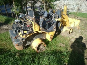 大雨により川に流された重機撤去